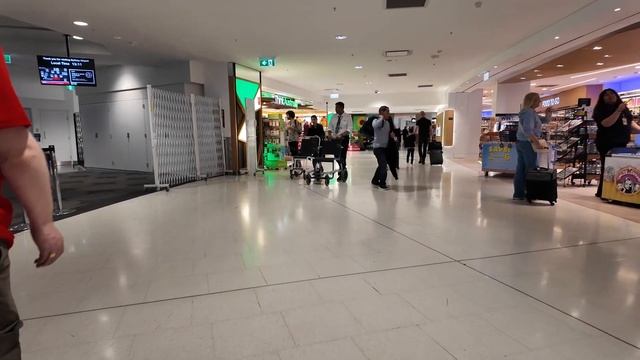 TRAVEL DAY FROM BRISBANE TO LOS ANGELES смотреть онлайн