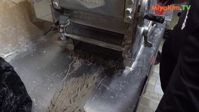 SUB | 칼은 노래하고 불은 춤춘다 | 직접 가꾼 채소로 만든 오곡 짜장면과 짬뽕 | Jajangmyeon & Spicy Seafood Noodles | 부산 기장군 성풍관 смотреть онлайн