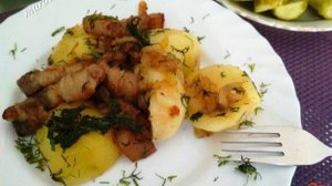 Поджарка из свинины с молодым картофелем