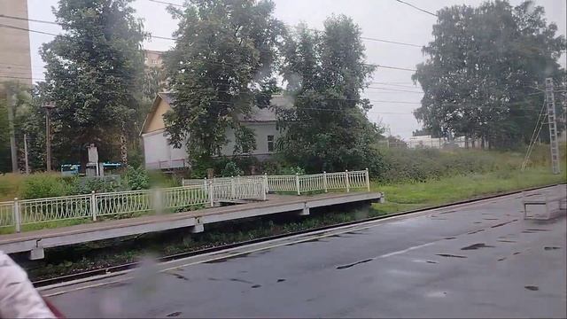 Электропоезд Ладога ЭД4М-0381 До станции Мельничный Ручей Отправляется с платформы Пискарёвка смотреть онлайн