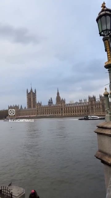 Explore. Make memories. Repeat! #london #vacation #december #shorts смотреть онлайн