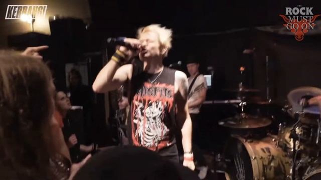 Sum 41 - Out For Blood (Live At Kit) 2019 [HD]