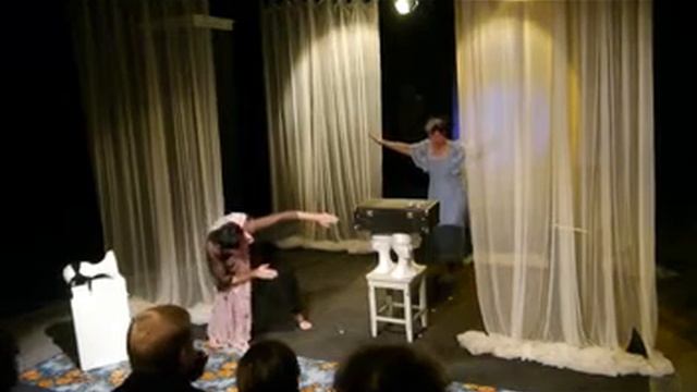 "Мартышка", спектакль по одноименной пьесе на латышском языке, город Валка смотреть онлайн