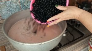 Изюм и сироп из черноплодной рябины.