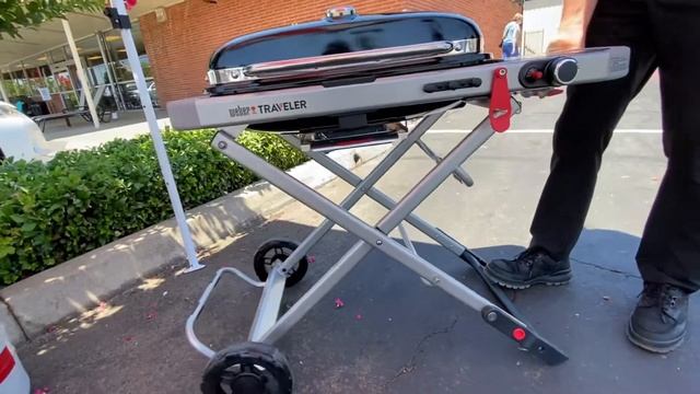 New Weber Traveler Portable Gas Grill смотреть онлайн