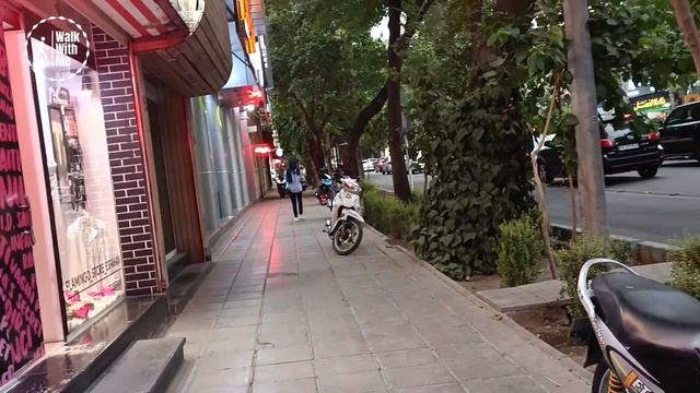 What do you know about Iran? Walking in the city of Isfahan ایران смотреть онлайн