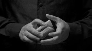 Причудливо тасуется колода