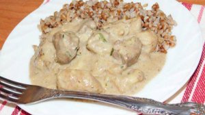 Зажарка из свинины и куриной печени