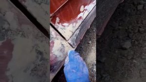 Зашпаклевала большие ржавые дыры на кузове авто 99.И затерла их 400 наждачкой.