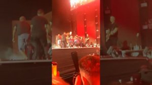 Поклонник прорвался на сцену! Измир 09.09.2022. Праздник в Измире! Концерт Таркана с первых рядов!