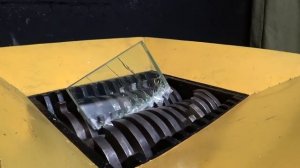 Бронирано стъкло vs шредер | Печеливши от Giveaway-а