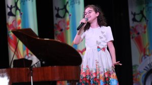 АЛЕКСАНДРА
из к/ф "Москва слезам не верит"