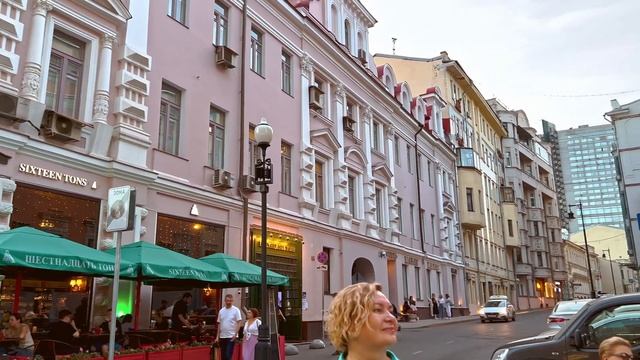 🌇✨Москва в огнях: Атмосфера Старого Арбата ⛅️🎸 Уличные музыканты, артисты и вечерняя прогулка🕺🎨