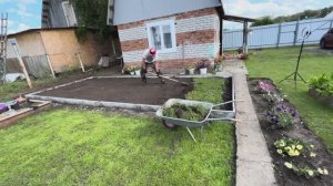 Благоустройство участка своими руками:Виталя создал превосходную площадку для тротуарной плитки