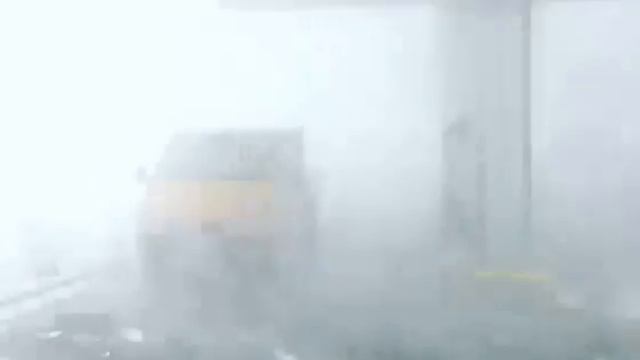 Буря в Румынии. Одесситы застряли на трассе смотреть онлайн