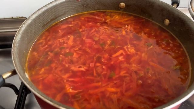 БРАЗИЛЕЦ ВПЕРВЫЕ ПРОБУЕТ РУССКУЮ ЕДУ смотреть онлайн