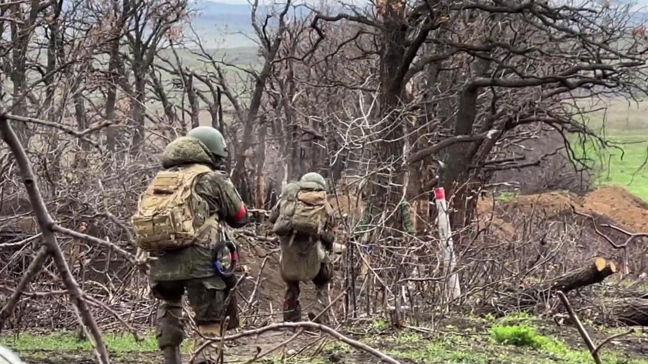 Российские артиллерия, штурмовики и операторы беспилотников шаг за шагом выбивали ВСУ из Успеновки
