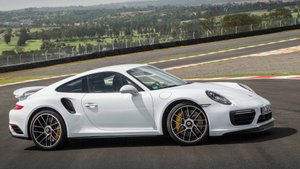 катаюсь на поршике)