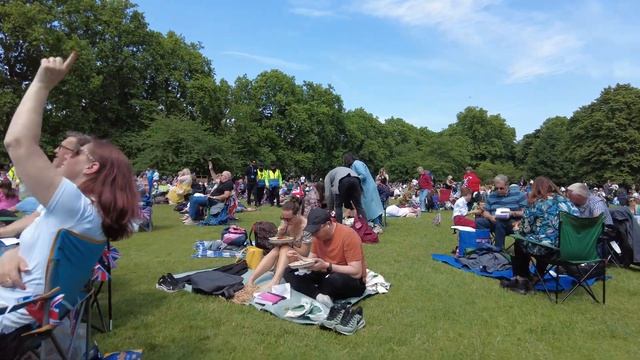 London Walking tour Queen’s Platinum Jubilee 4K смотреть онлайн