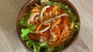 Кальмар в корейском маринаде. Салат с кальмаром и овощами.