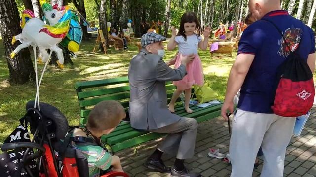 Успех модного пикника в Доме детей! смотреть онлайн