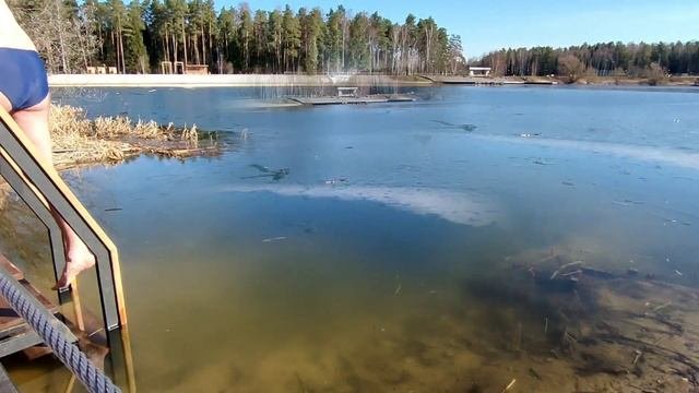 Заплыв в уплывающей проруби