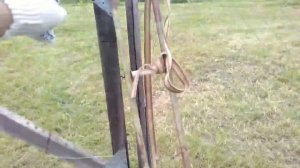 Окучиваем картошку ручным окучником