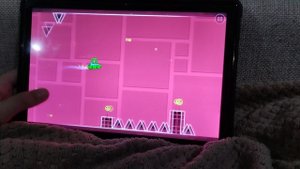 прохождение уровня STEREO MADNESS