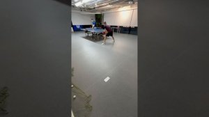 Настольный теннис.Игра с мастером спорта с маленькой ракеткой