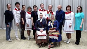 Ирина Самигулова и Юрий Нуриахметов приветствуют шудбуровцев и земляка Валерия НуриАХ. 6.04.2019. НТ