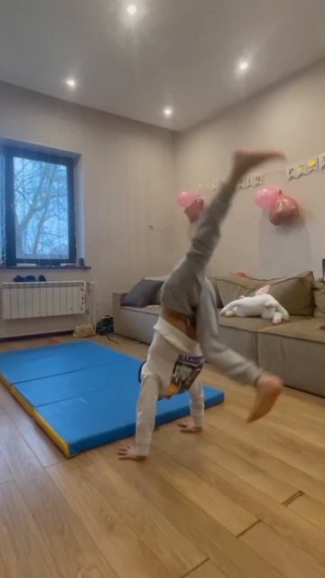 Поздравляем с днём рождения Мкртчян Гавриила🎉