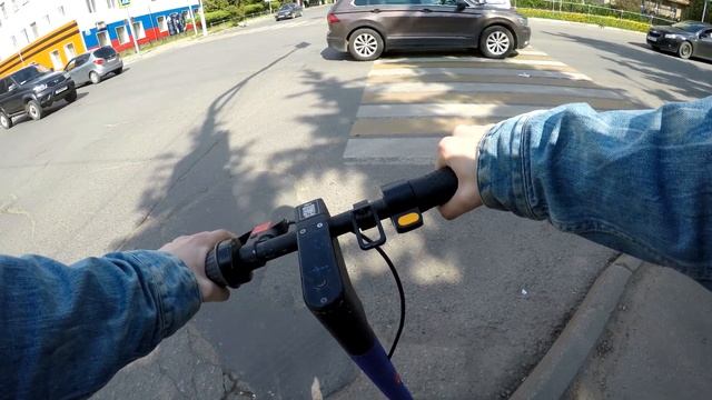 "Urent" Ninebot Max G30 Electric Scooter To Rent - driving to the Alexandrov center