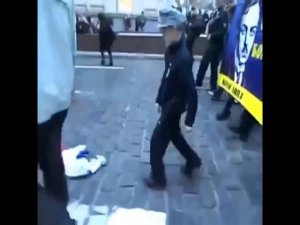 Никогда мы не будем братьями...