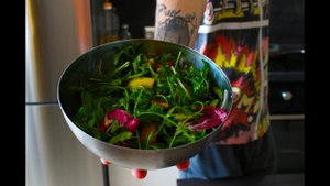 Рецепт очень вкусного и простого теплого салата с мясом