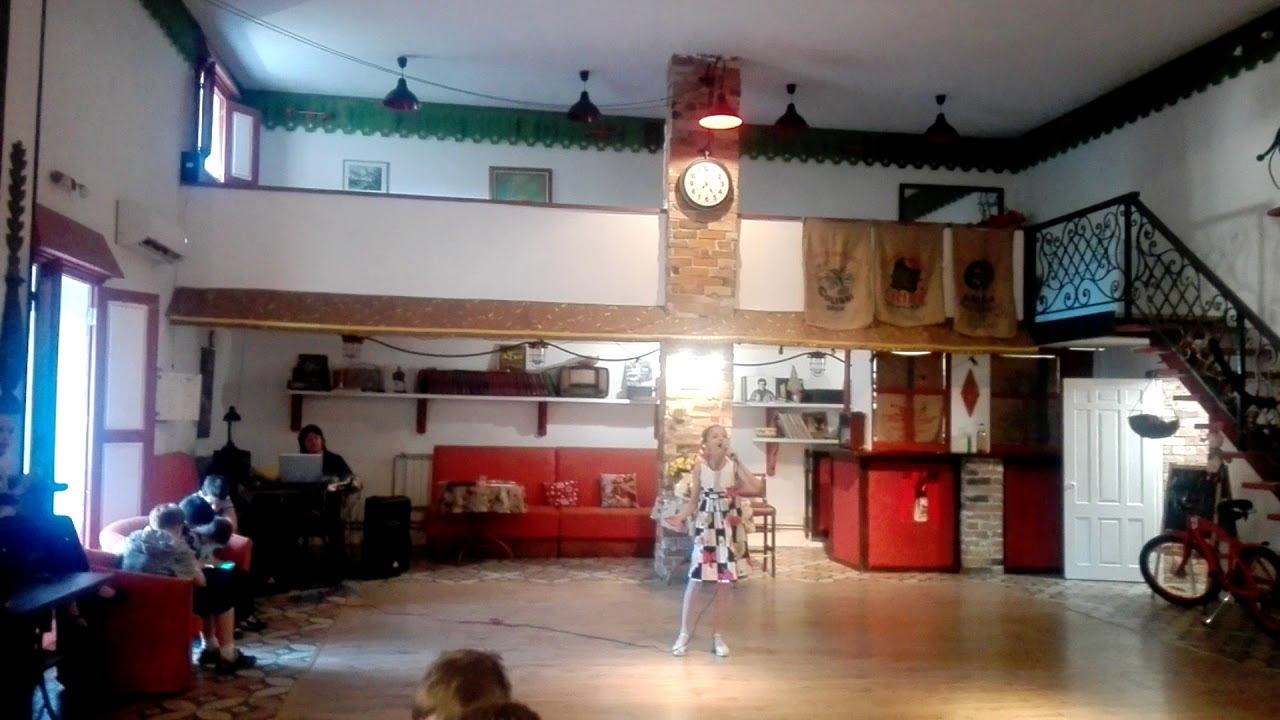 Полина Кочергина поет песню Сони Лапшаковой "Россия" смотреть онлайн