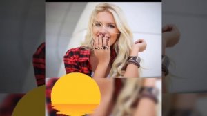 а над лагерем ночь