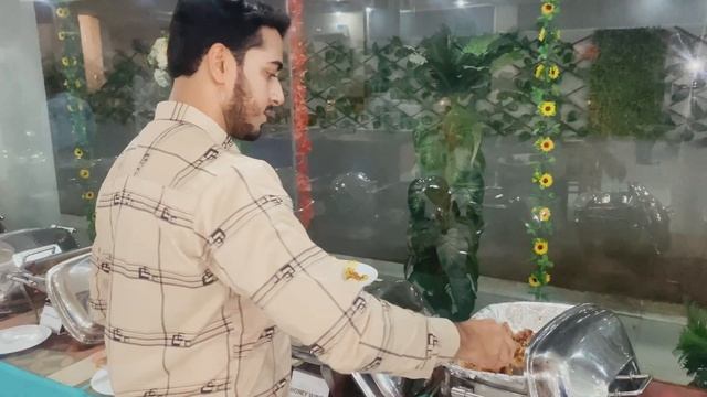 Karachi Hot and Spicy 🌶️  Lahore | Buffet Time | Zunair javaid