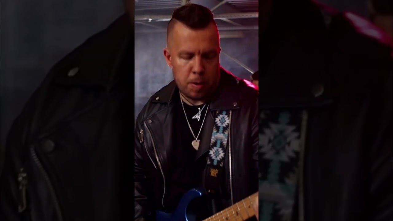 Клип «Твой свет» в сети #романбеглов #ernieball #inspectorguitars #гитарнаяшколароманабеглова