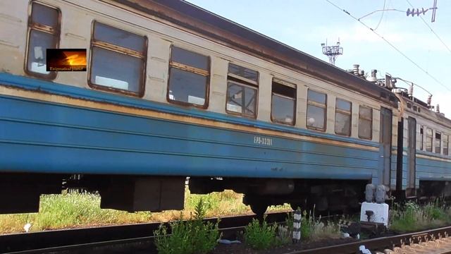 Тепловоз ЧМЭ3-4717 с ЭР9П-333 смотреть онлайн