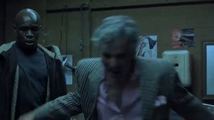 Тони, посмотри в собаке. Как это? Ну, открой её. Большой Куш 2000