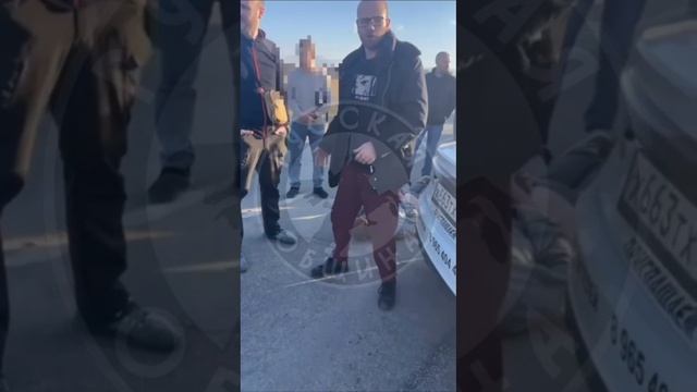 Дружинники нейтрализовали таксиста