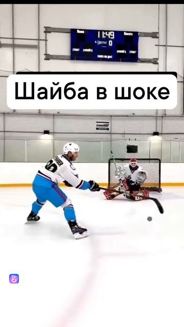 🏒🏒Клип "Виртуоз льда":🏆🏆  
Яркий каток, искрящийся лёд. Хоккеист в стремительном движении.