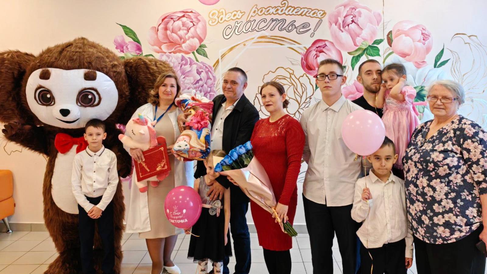 Восьмое чудо - Света. В сургутской семье родился восьмой ребёнок