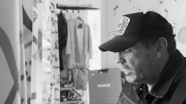 Я чуть не утонул. Я живой. смотреть онлайн