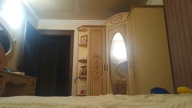 кидаю разных пацанов в мяч, тот кто собьёт, тот выйграл. А тот кто проиграл того пинают смотреть онлайн