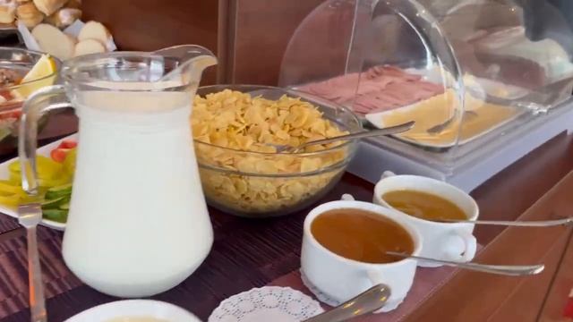 Вкусные завтраки в отеле Ренессанс в Зеленоградске смотреть онлайн