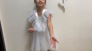 А.Коваль "А девушка с улыбкою". Читает Малахова Сабрина.