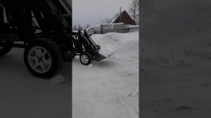 Самодельный минипогрузчик.Загрузка прицепа снегом.