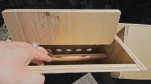 Бункерная кормушка для перепелов из фанеры