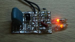 Мигалка на неоновых лампочках.
